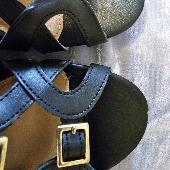 Report Annalise Black Buckle Wedge Gladiator Sandals Shoes Women's 9 NIB - Picture 4 of 8